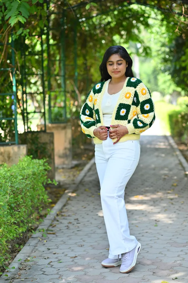 Women_Colourblocked_Cardigan_With_Embroidered_Detail