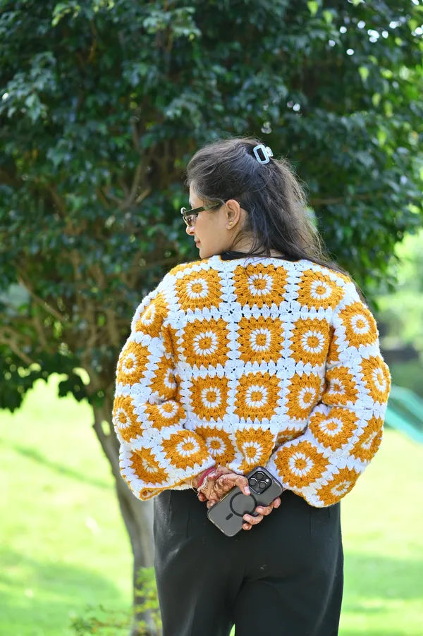 Women_Colourblocked_Cardigan_With_Embroidered_Detail