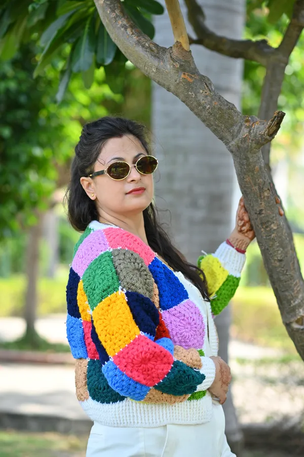 Women_Colourblocked_Cardigan_With_Embroidered_Detail