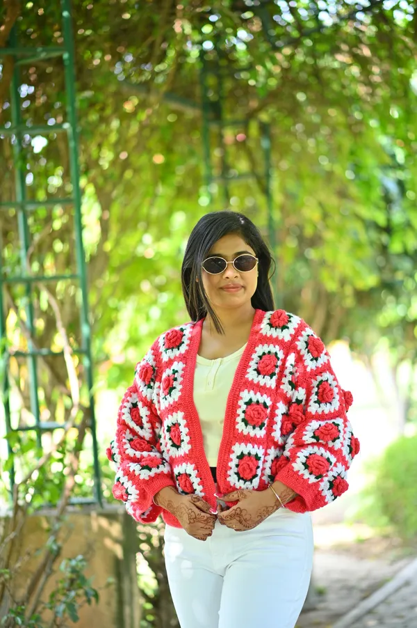 Women_Colourblocked_Cardigan_With_Embroidered_Detail