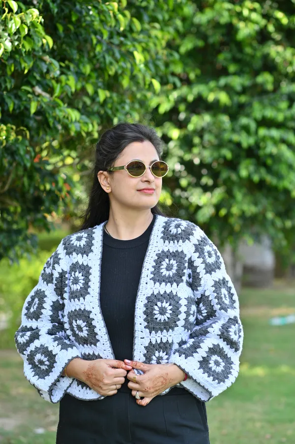 Women_Colourblocked_Cardigan_With_Embroidered_Detail