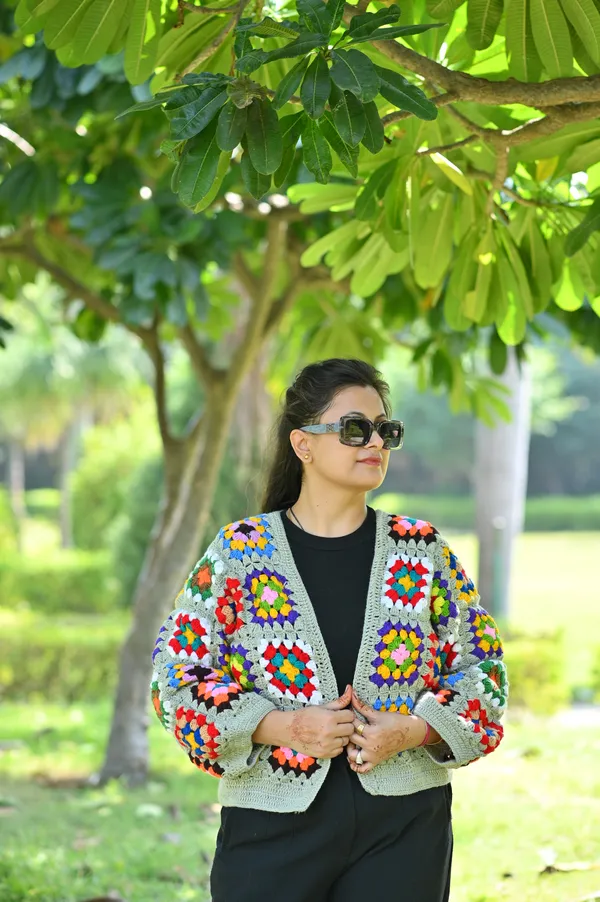 Women_Colourblocked_Cardigan_With_Embroidered_Detail
