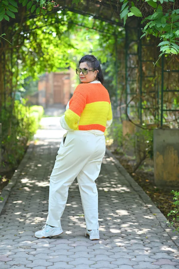 Women_Colourblocked_Crop_Cardigan_With_Embroidered_Detail