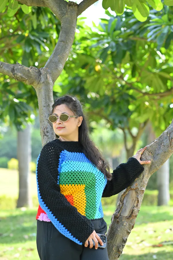 Women_Colourblocked_Crop_Cardigan_With_Embroidered_Detail