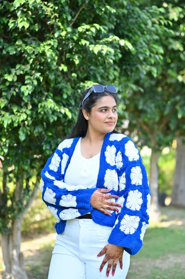 Women_Colourblocked_Crop_Cardigan_With_Embroidered_Detail