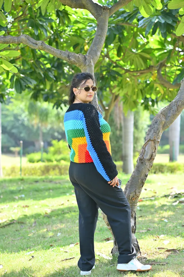 Women_Colourblocked_Crop_Cardigan_With_Embroidered_Detail
