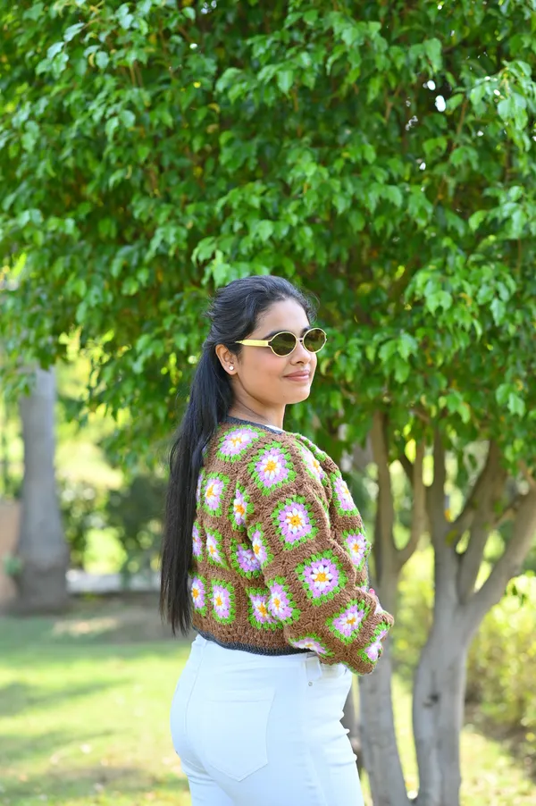 Women_Colourblocked_Crop_Cardigan_With_Embroidered_Detail