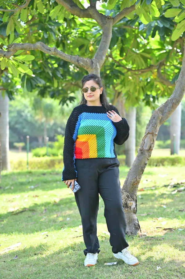 Women_Colourblocked_Crop_Cardigan_With_Embroidered_Detail