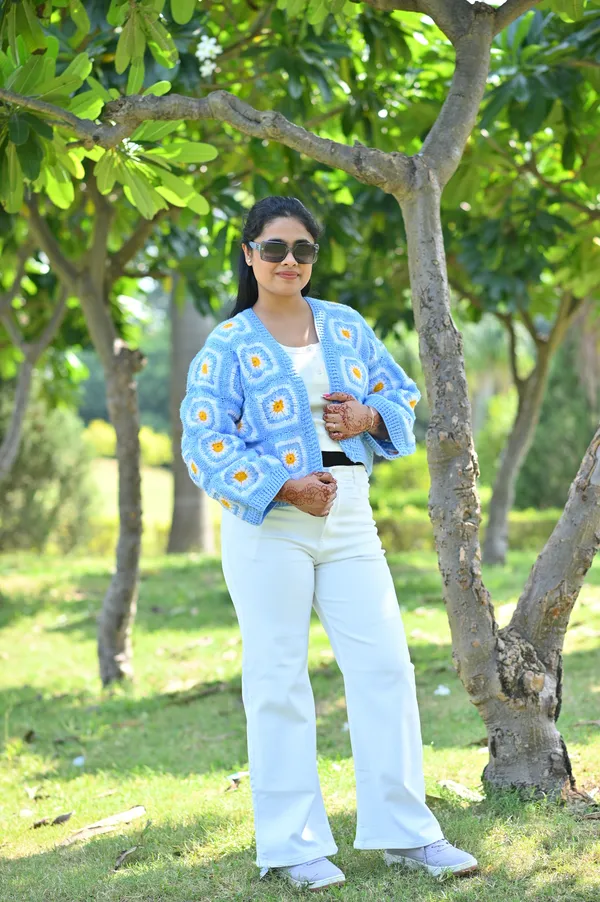 Women_Colourblocked_Crop_Cardigan_With_Embroidered_Detail