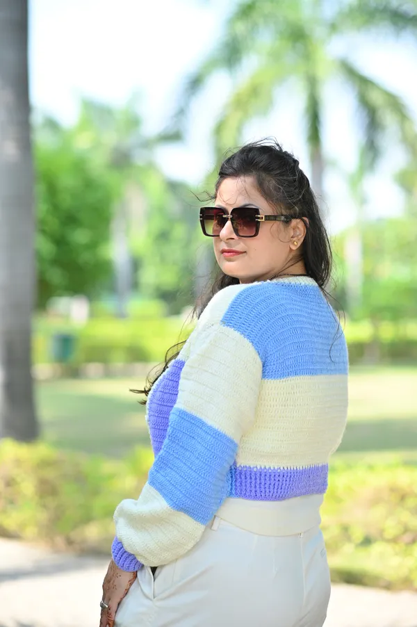 Women_Colourblocked_Crop_Cardigan_With_Embroidered_Detail