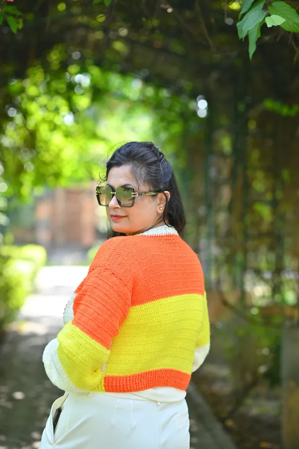 Women_Colourblocked_Crop_Cardigan_With_Embroidered_Detail