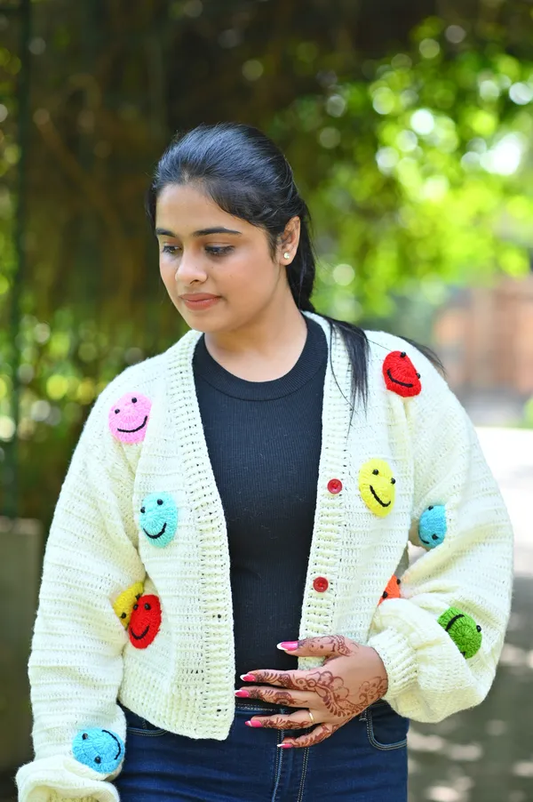 Women_Colourblocked_Crop_Cardigan_With_Embroidered_Detail