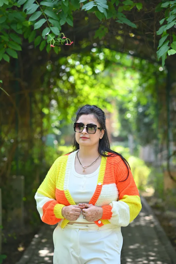 Women_Colourblocked_Crop_Cardigan_With_Embroidered_Detail