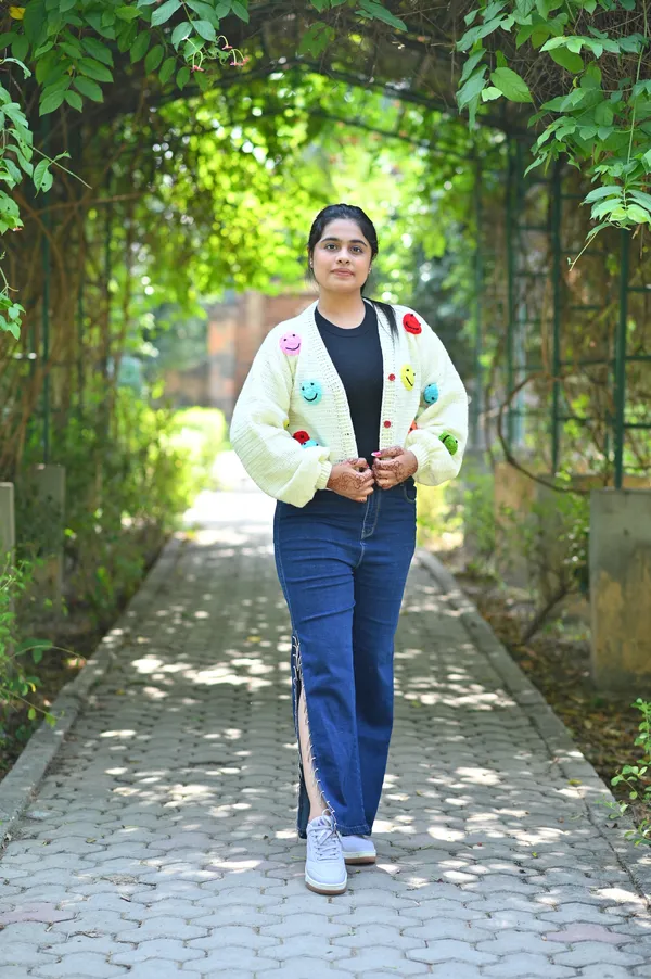 Women_Colourblocked_Crop_Cardigan_With_Embroidered_Detail