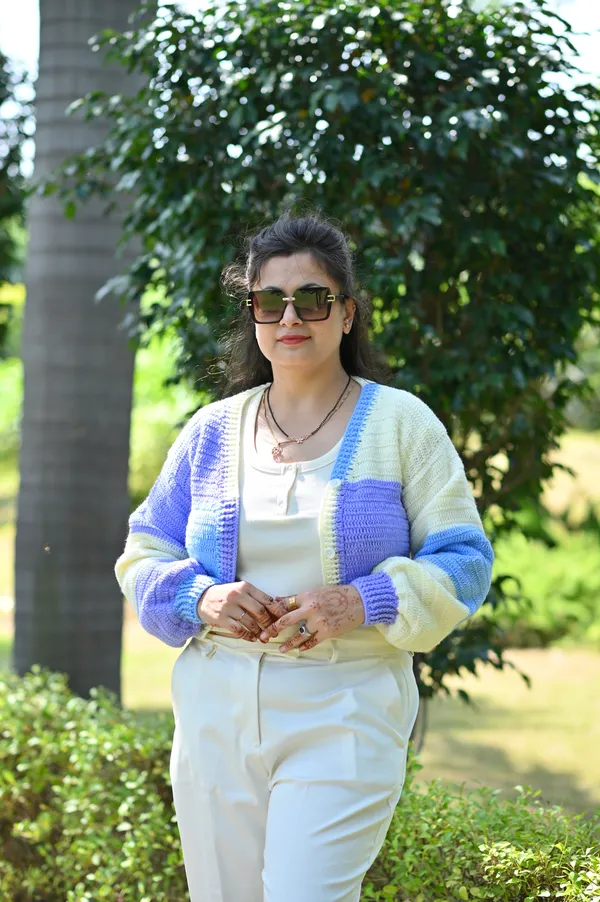 Women_Colourblocked_Crop_Cardigan_With_Embroidered_Detail