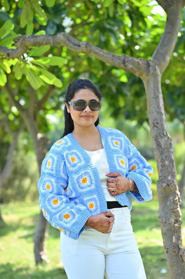 Women_Colourblocked_Crop_Cardigan_With_Embroidered_Detail