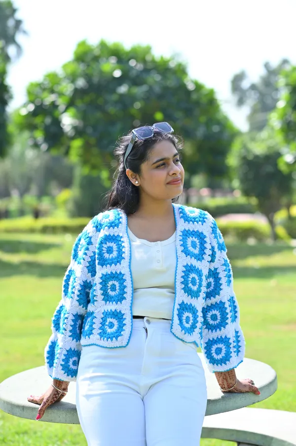 Women_Colourblocked_Crop_Cardigan_With_Embroidered_Detail