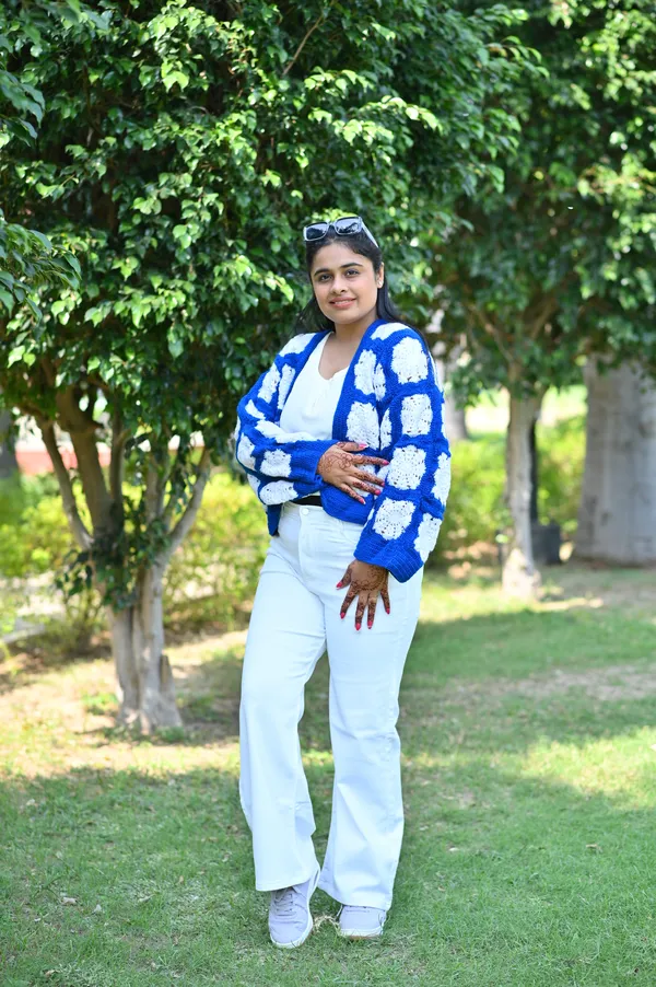 Women_Colourblocked_Crop_Cardigan_With_Embroidered_Detail