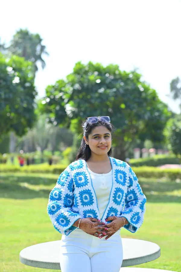 Women_Colourblocked_Crop_Cardigan_With_Embroidered_Detail