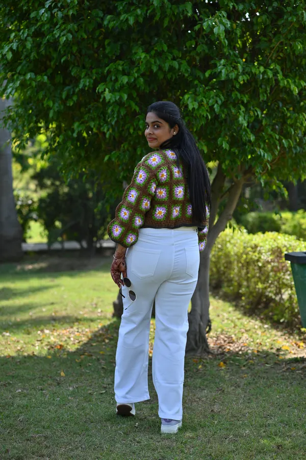 Women_Colourblocked_Crop_Cardigan_With_Embroidered_Detail