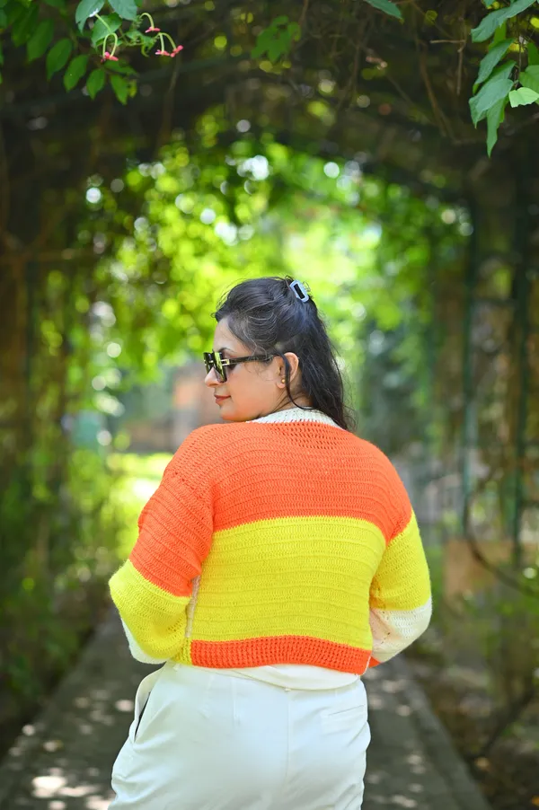Women_Colourblocked_Crop_Cardigan_With_Embroidered_Detail