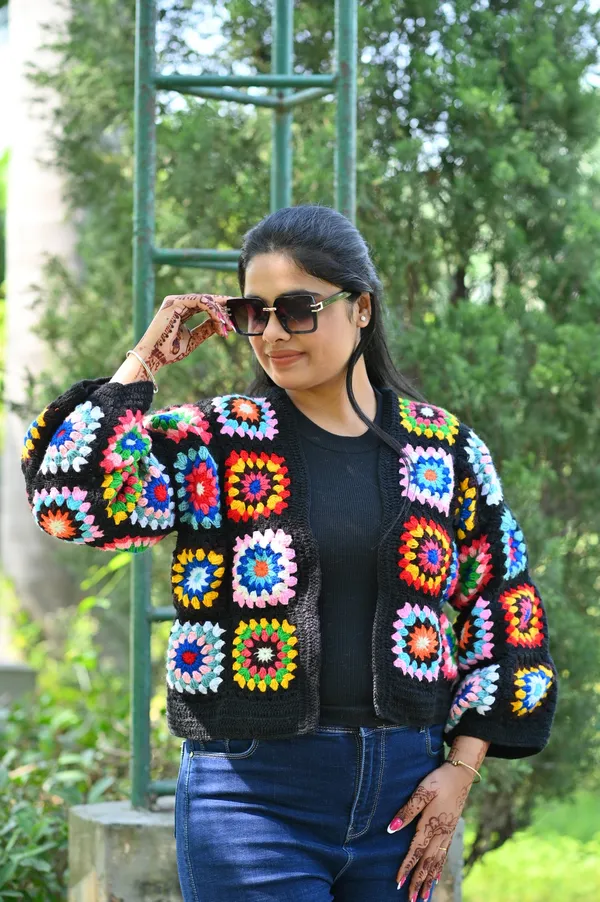 Women_Floral_Cardigan_With_Embellished_Detail