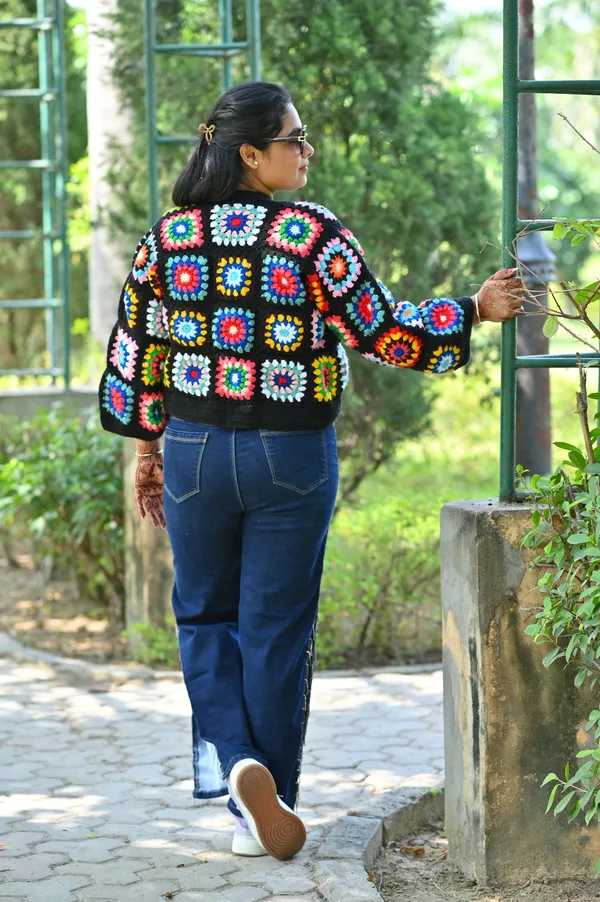 Women_Floral_Cardigan_With_Embellished_Detail