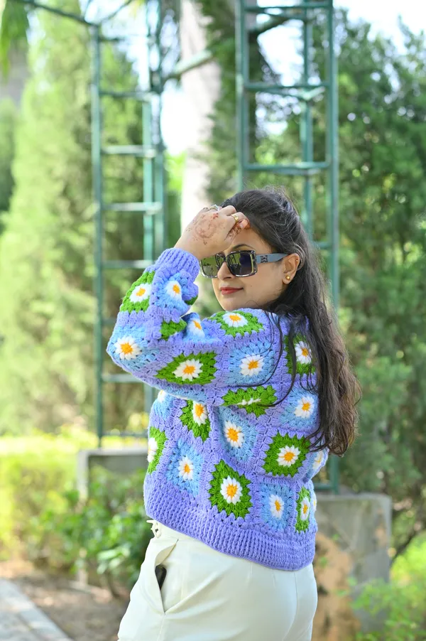 Women_Floral_Cardigan_With_Embellished_Detail