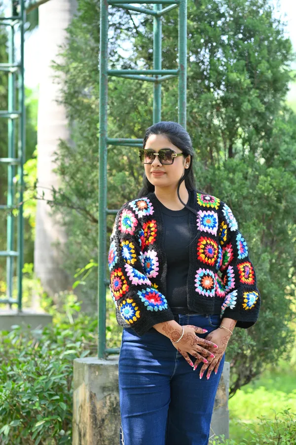 Women_Floral_Cardigan_With_Embellished_Detail