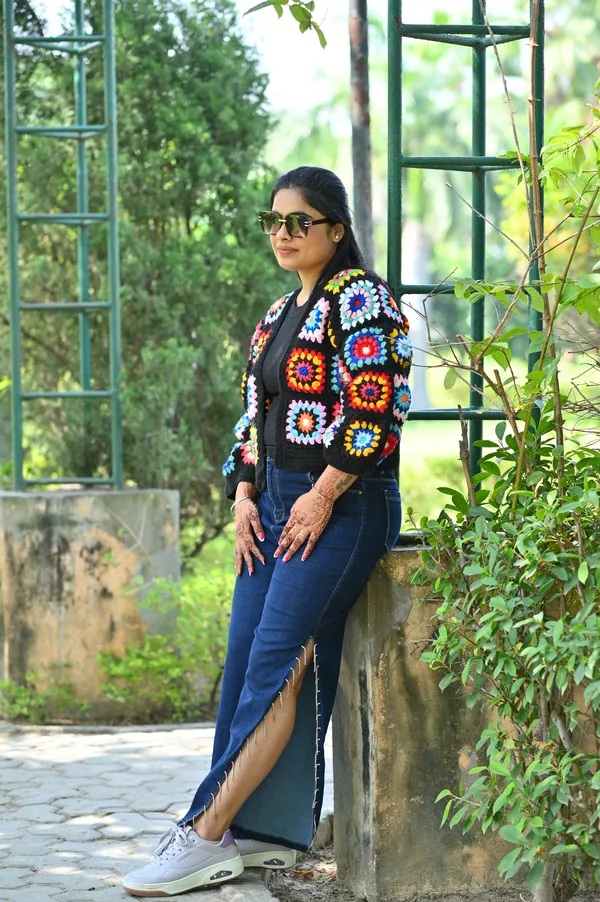 Women_Floral_Cardigan_With_Embellished_Detail