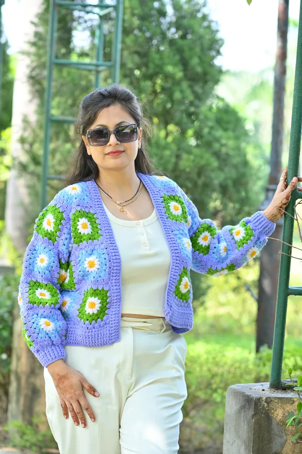 Women_Floral_Cardigan_With_Embellished_Detail