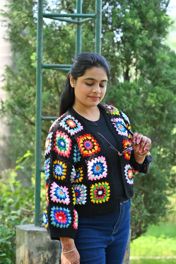 Women_Floral_Cardigan_With_Embellished_Detail