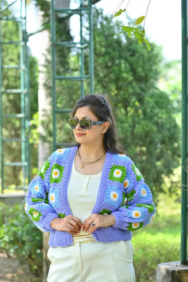 Women_Floral_Cardigan_With_Embellished_Detail
