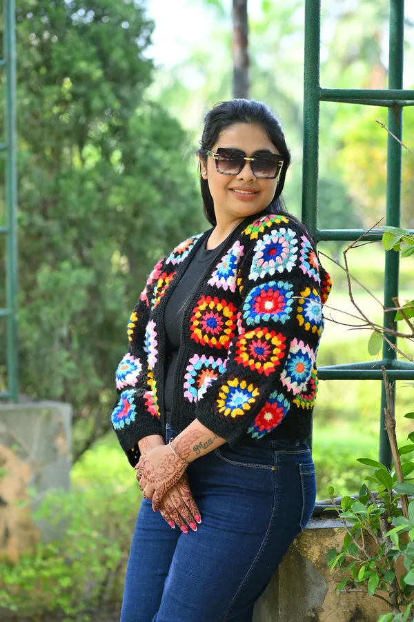 Women_Floral_Cardigan_With_Embellished_Detail