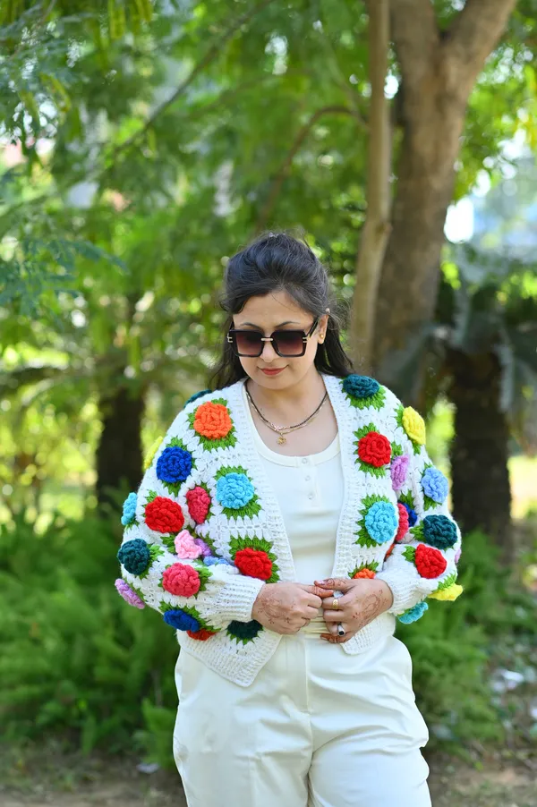 Women_Floral_Cardigan_With_Embellished_Detail