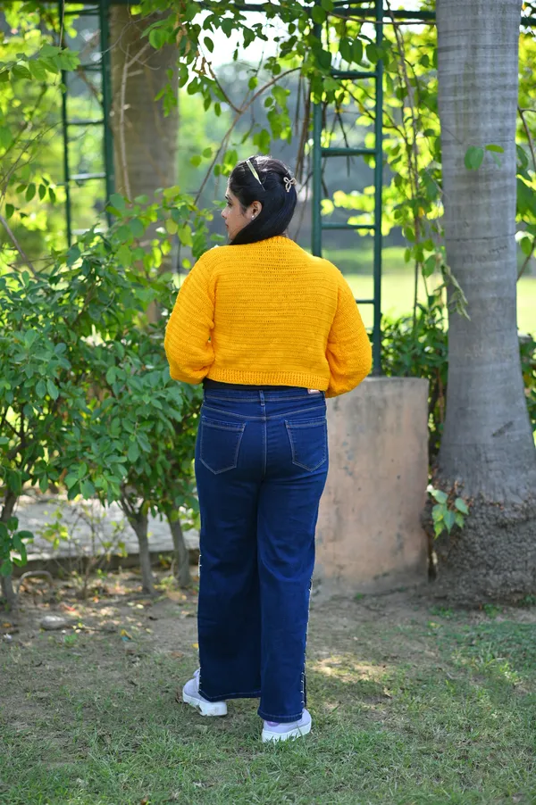 Women_Floral_Embroidered_Long_Sleeves_Front-Open_Sweaters_With_Applique