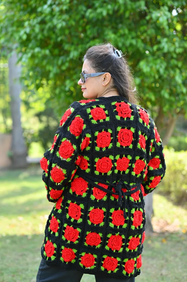 Women_Floral_Printed_With_Embroidered_Detail
