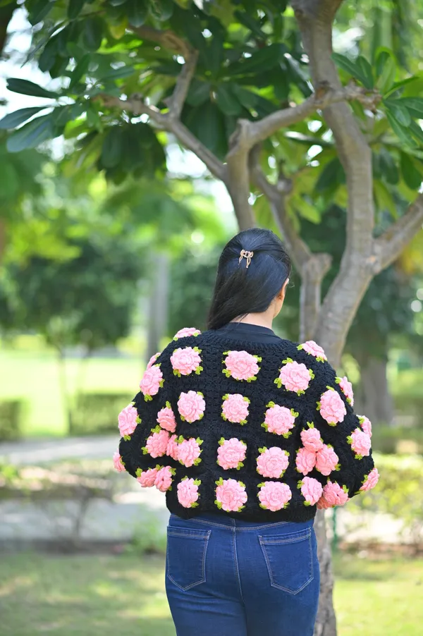 Women_Floral_V-Neck_Sweater_With_Applique_Detail
