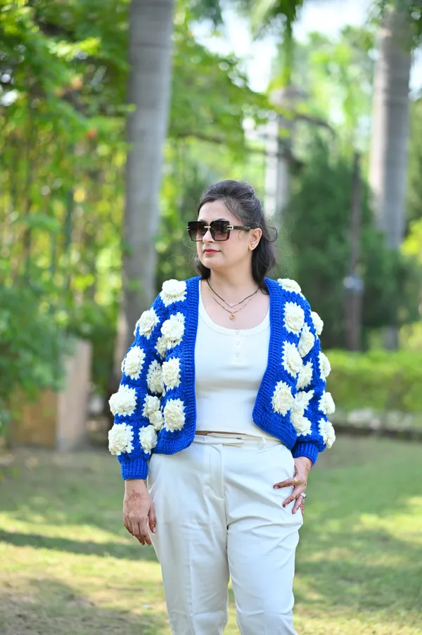 Women_Plus_Size_Floral_Embroidered_Crop_Front-Open