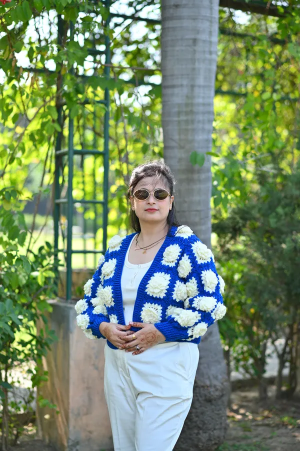 Women_Plus_Size_Floral_Embroidered_Crop_Front-Open