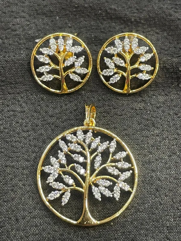 Gold_Tone_Rhinestone_Tree_Of_Life_Pendant_Necklace_For_Women