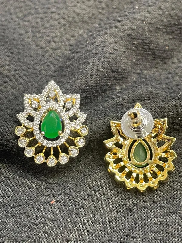 Green_Gold_Tone_Floral_Teardrop_Stone_Pendant_Earrings_Set_For_Women