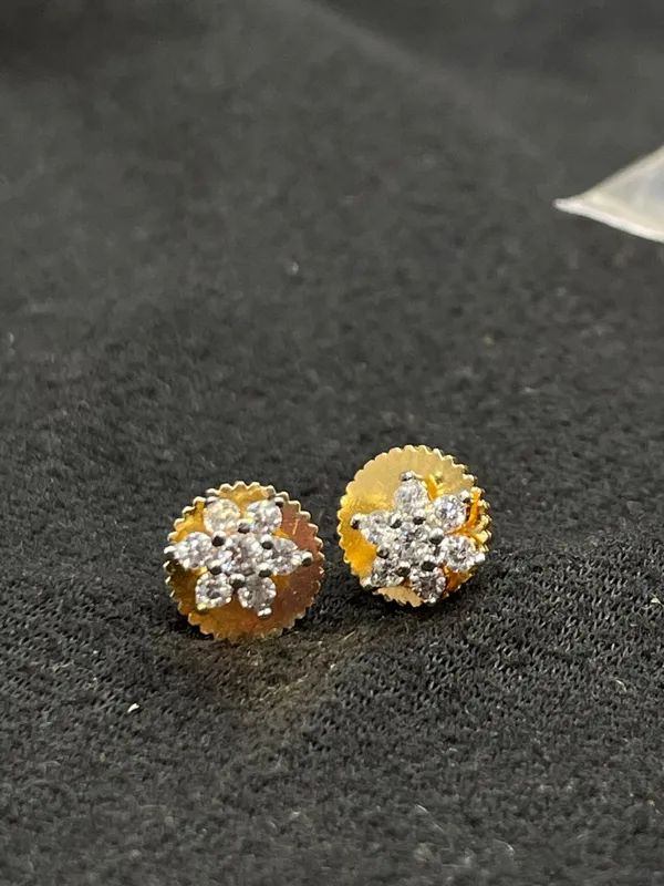 Gold_Tone_Floral_Cluster_Stud_Earrings_For_Women