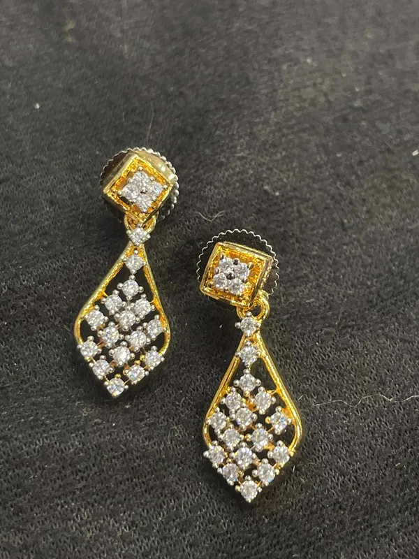 Gold_Tone_Crystal_Geometric_Drop_Earrings_For_Women