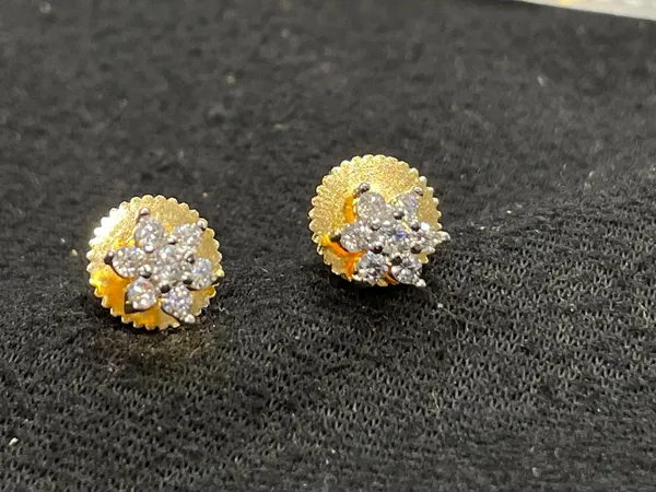 Gold_Tone_Floral_Cluster_Stud_Earrings_For_Women