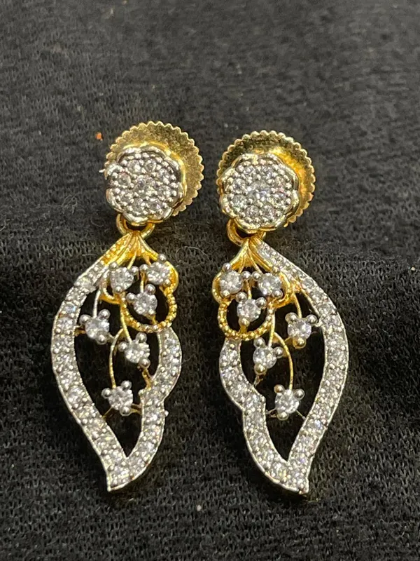 Gold_Tone_Crystal_Leaf_Drop_Earrings_For_Women