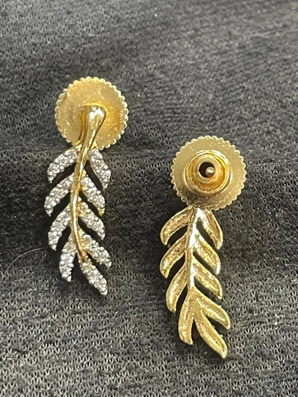 Gold_Tone_Crystal_Leaf_Stud_Earrings_For_Women
