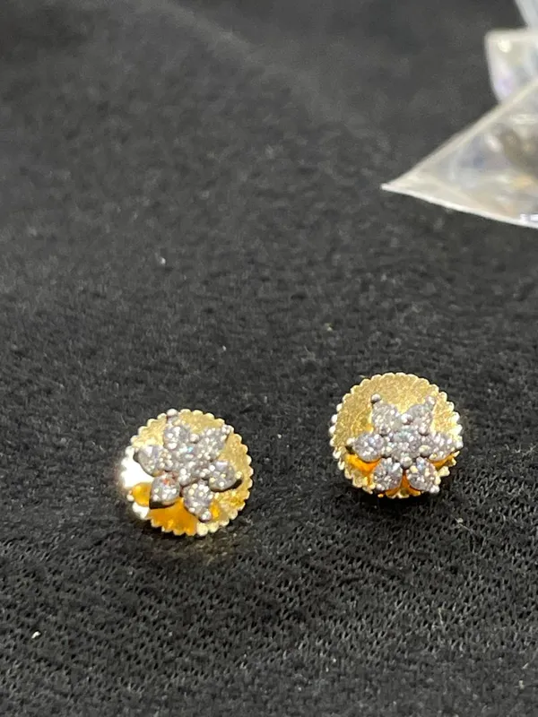 Gold_Tone_Floral_Cluster_Stud_Earrings_For_Women