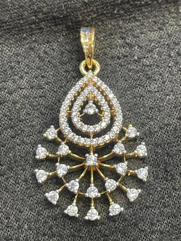 Gold_Tone_Rhinestone_Teardrop_Pendant_Set_For_Women