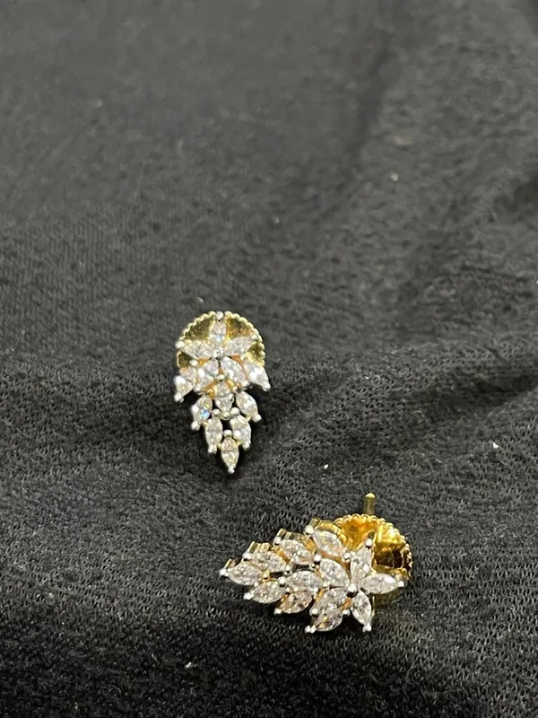 Gold_Tone_Crystal_Floral_Leaf_Stud_Earrings_For_Women